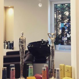 Friseursalon Benter GmbH, Hauptstraße 74 A, 23847 Kastorf, Individuelle Beratung, aktuelle Haarschnitt- und Stylingtrends, strähnchentechnik, Umformung, Fußpflege, Fußpflege, Nageldesign, Gesichtsmassage, Haarschnitt, Intensivpflege, Coloration, Alina, Wella, Revlon, Trendcoloration, Foliensträhnen, Haubensträhnen, Make-up, Hochsteckfrisuren, Volumenwellen, waschen, schneiden, Maschinenschnitt, Föhnen, stylingprodukte